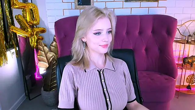 LeonaStane online show from 16, 10, 2025