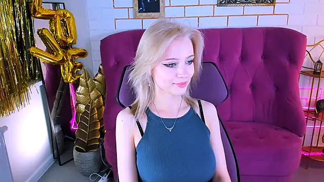 LeonaStane online show from 6, 11, 2025