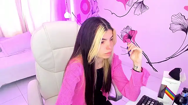 Snapshot of Isabela_Fiorelli chatting on 11, 11, 2025 Isabela Fiorelli online show from 11, 11, 2025