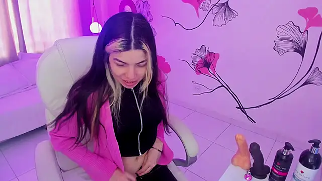 Snapshot of Isabela_Fiorelli chatting on 18, 11, 2025 Isabela Fiorelli online show from 18, 11, 2025