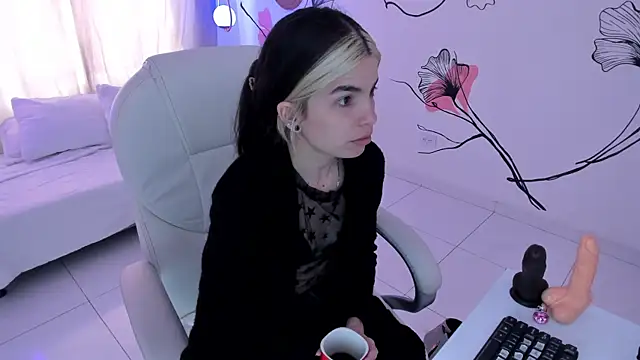 Isabela Fiorelli online show from 9, 9, 2025
