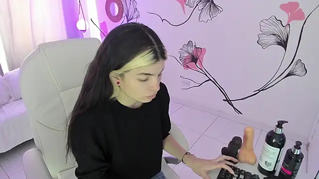 Snapshot of Isabela_Fiorelli chatting on 30, 10, 2025 Isabela Fiorelli online show from 30, 10, 2025