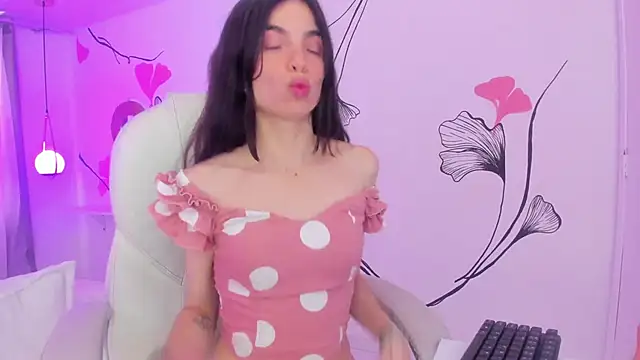 Isabela Fiorelli online show from 21, 2, 2025