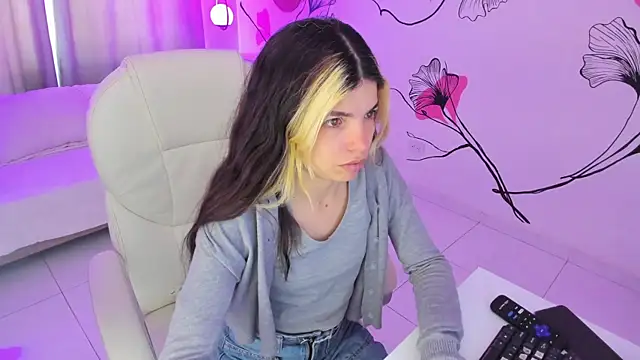 Snapshot of Isabela_Fiorelli chatting on 27, 11, 2025 Isabela Fiorelli online show from 27, 11, 2025