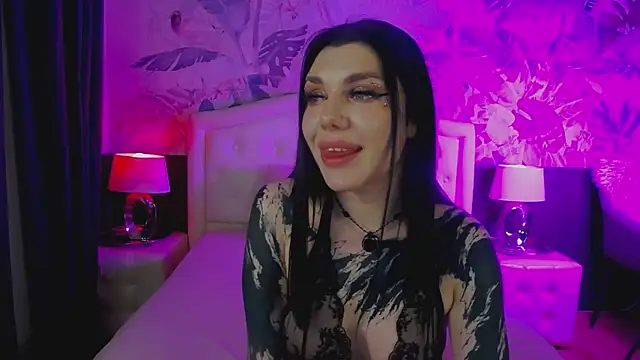 MaeveMoon online show from 7, 5, 2026
