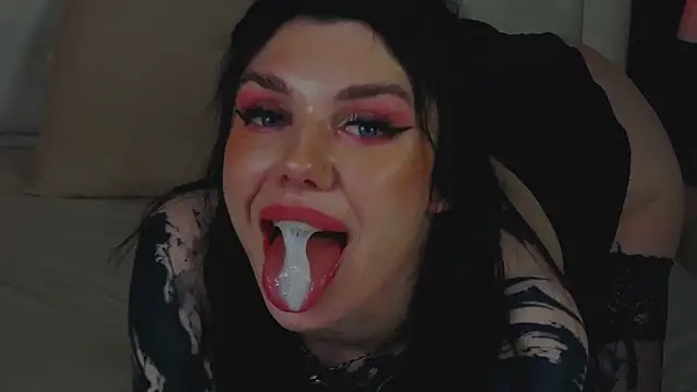 MaeveMoon online show from 12, 5, 2026