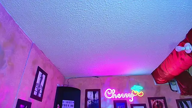 Snapshot of cherryy_bombshelll chatting on 8, 1, 2026 cherryy bombshelll online show from 8, 1, 2026