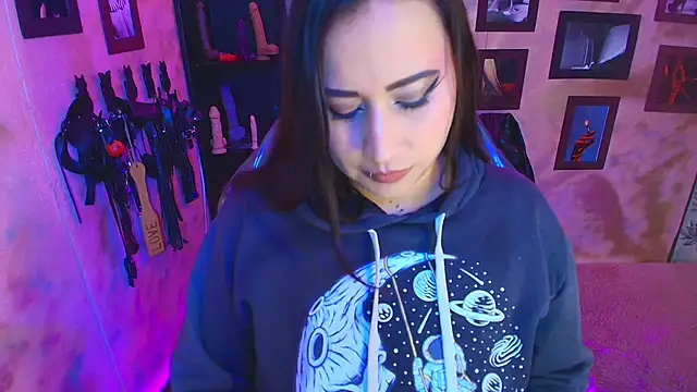 Snapshot of cherryy_bombshelll chatting on 13, 2, 2026 cherryy bombshelll online show from 13, 2, 2026