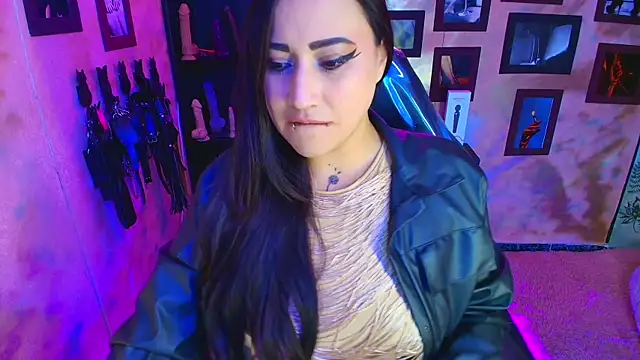 Snapshot of cherryy_bombshelll chatting on 14, 1, 2026 cherryy bombshelll online show from 14, 1, 2026