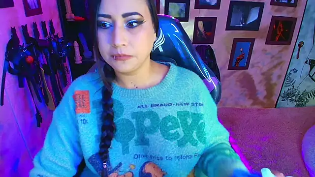 Snapshot of cherryy_bombshelll chatting on 5, 2, 2026 cherryy bombshelll online show from 5, 2, 2026