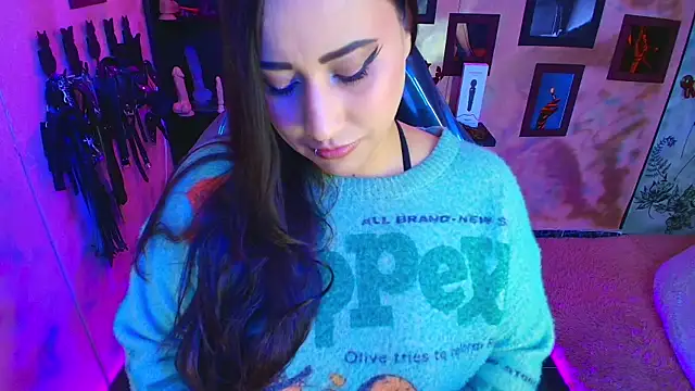 Snapshot of cherryy_bombshelll chatting on 9, 1, 2026 cherryy bombshelll online show from 9, 1, 2026