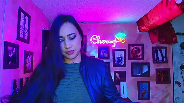 Snapshot of cherryy_bombshelll chatting on 6, 1, 2026 cherryy bombshelll online show from 6, 1, 2026