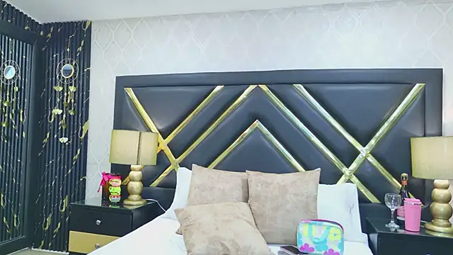 SophieWinsloow online show from 21, 12, 2025