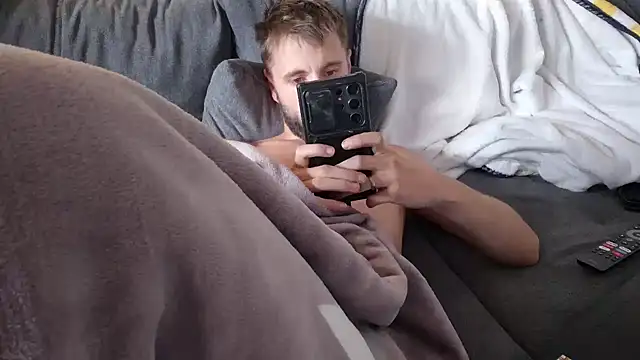 ademandjulia online show from 30, 10, 2025