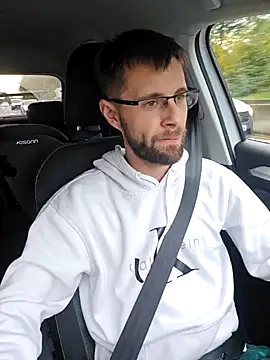 ademandjulia online show from 28, 10, 2025