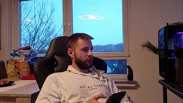 ademandjulia online show from 14, 1, 2026