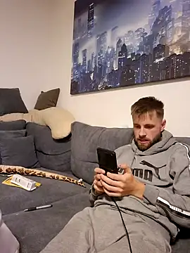 ademandjulia online show from 16, 10, 2025