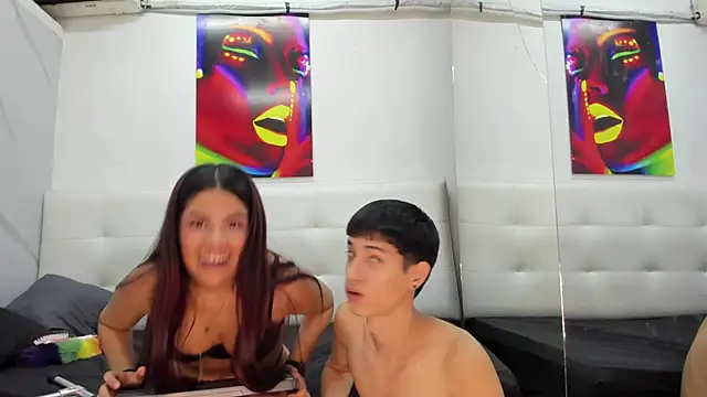EsperanzaAndJey online show from 25, 2, 2025