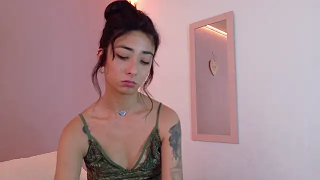 Snapshot of oishii_ambar chatting on 12, 2, 2025 oishii ambar online show from 12, 2, 2025