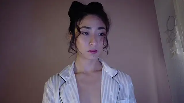 Snapshot of oishii_ambar chatting on 22, 9, 2025 oishii ambar online show from 22, 9, 2025