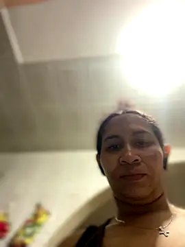 Snapshot of Carola-Ross chatting on 25, 9, 2025 Carola-Ross online show from 25, 9, 2025