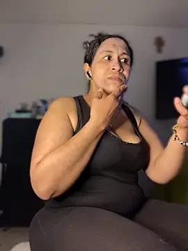 Snapshot of Carola-Ross chatting on 28, 10, 2025 Carola-Ross online show from 28, 10, 2025