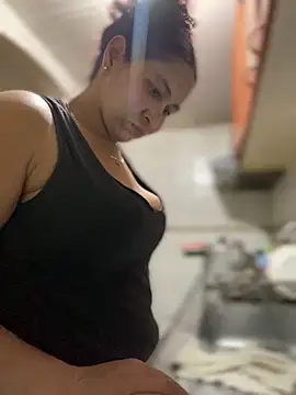 Snapshot of Carola-Ross chatting on 12, 11, 2025 Carola-Ross online show from 12, 11, 2025