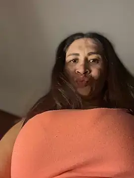 Snapshot of Carola-Ross chatting on 29, 11, 2025 Carola-Ross online show from 29, 11, 2025