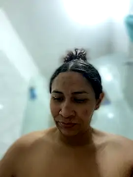 Snapshot of Carola-Ross chatting on 25, 11, 2025 Carola-Ross online show from 25, 11, 2025