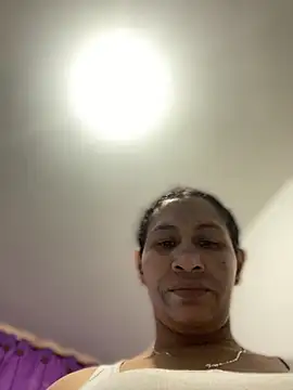 Snapshot of Carola-Ross chatting on 18, 10, 2025 Carola-Ross online show from 18, 10, 2025