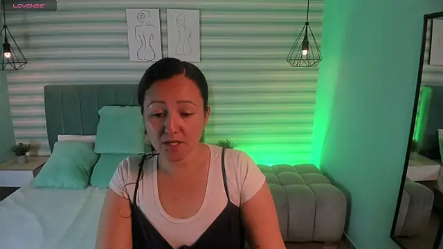 abby apple online show from 10, 10, 2025