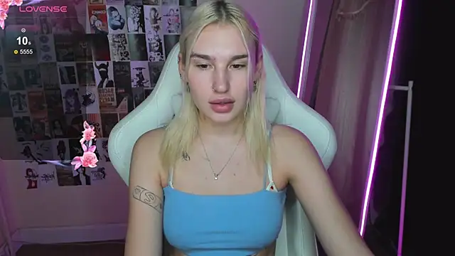 EvelinaLuu online show from 8, 11, 2025