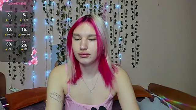 EvelinaLuu online show from 21, 11, 2025