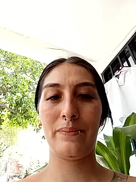 single mother indecent online show from 19, 4, 2026