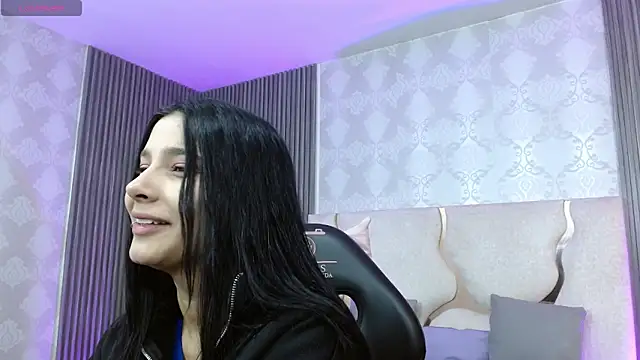 Snapshot of Gaby_tay1 chatting on 8, 10, 2025 Gaby tay1 online show from 8, 10, 2025