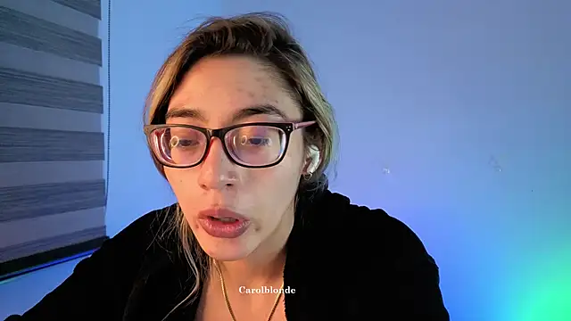 Carolblonde online show from 3, 6, 2026