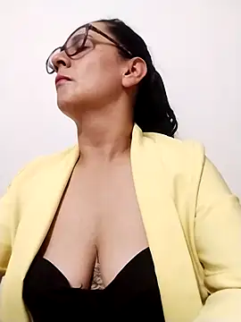 Alanna 11 online show from 28, 2, 2025