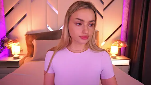 LindsieGreyy online show from 25, 6, 2026