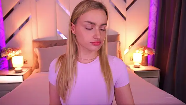 LindsieGreyy online show from 21, 6, 2026
