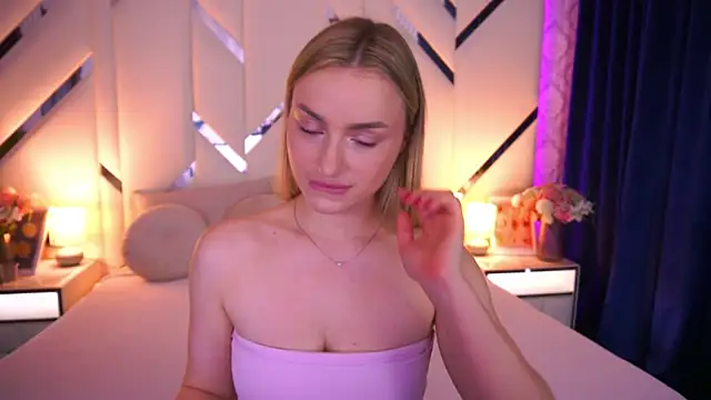 Snapshot of LindsieGreyy chatting on 5, 6, 2026 LindsieGreyy online show from 5, 6, 2026