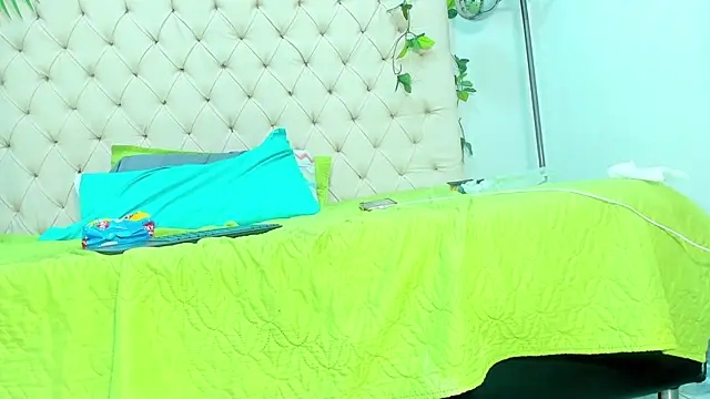 Andrea Tobar online show from 14, 3, 2025