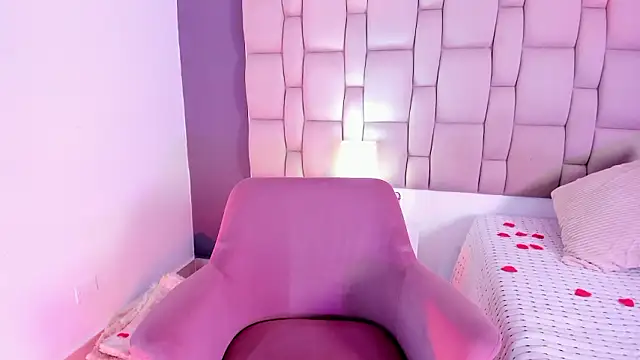 Mia cm online show from 16, 2, 2026