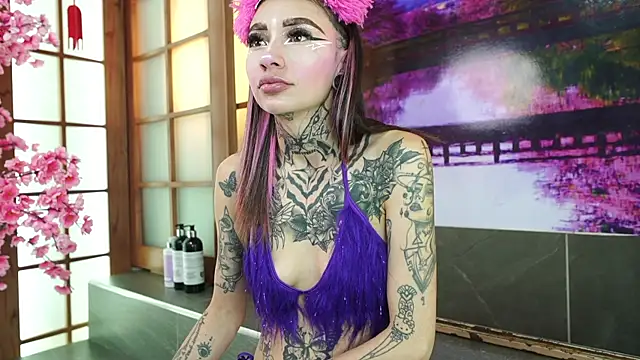 miss   angel online show from 12, 11, 2025