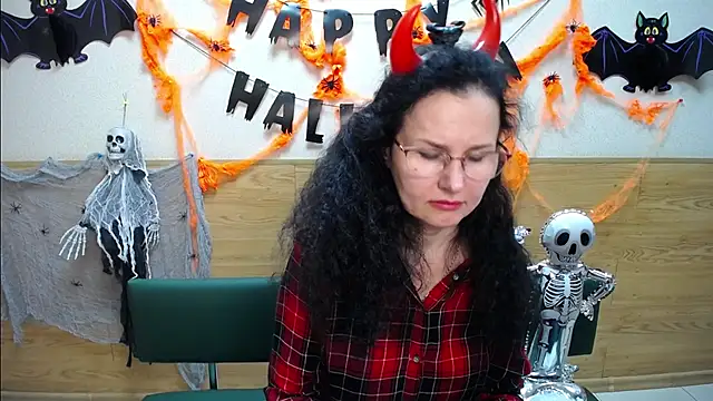 Miroslava Happi online show from 31, 10, 2025