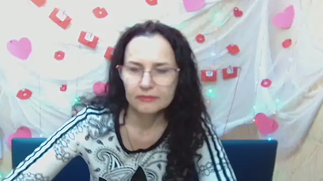 Miroslava Happi online show from 19, 2, 2025