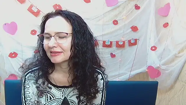 Miroslava Happi online show from 19, 2, 2025