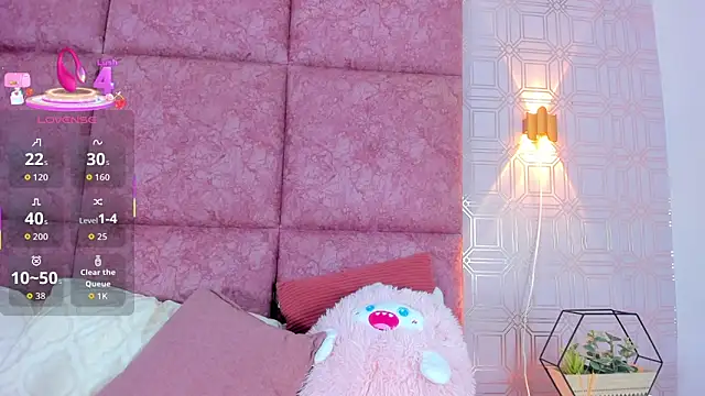 Snapshot of LilyRoxi chatting on 11, 10, 2025 LilyRoxi online show from 11, 10, 2025