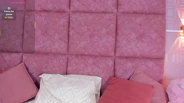 LilyRoxi online show from 18, 12, 2025