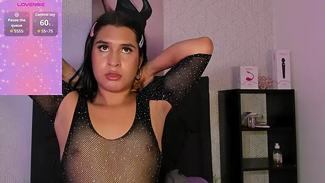 Snapshot of Selena_fox7 chatting on 7, 11, 2025 Selena fox7 online show from 7, 11, 2025