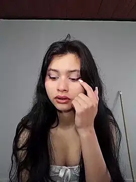 CHLOE ISABELL online show from 5, 10, 2025